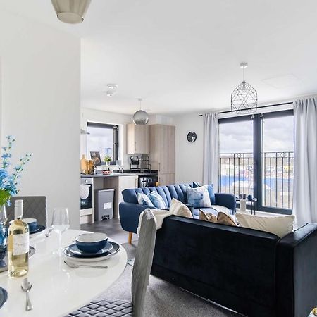 Livestay-New Private Apartment Building Minutes From Heathrow Slough Extérieur photo