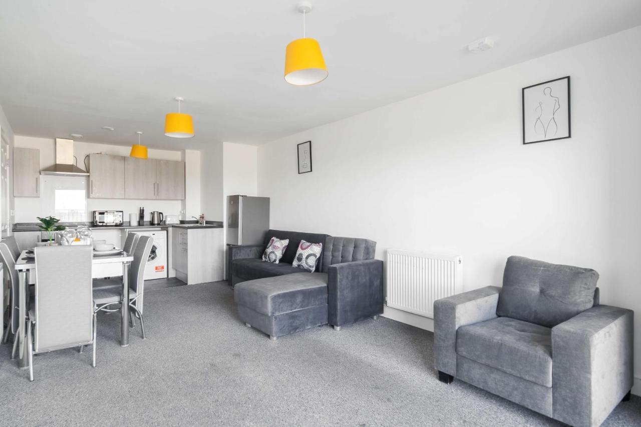 Livestay-New Private Apartment Building Minutes From Heathrow Slough Extérieur photo