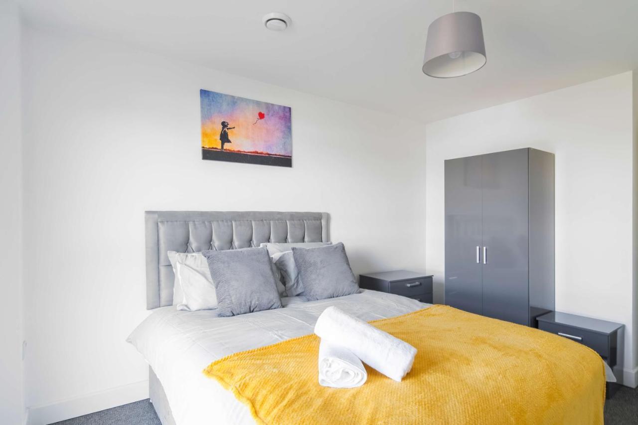 Livestay-New Private Apartment Building Minutes From Heathrow Slough Extérieur photo