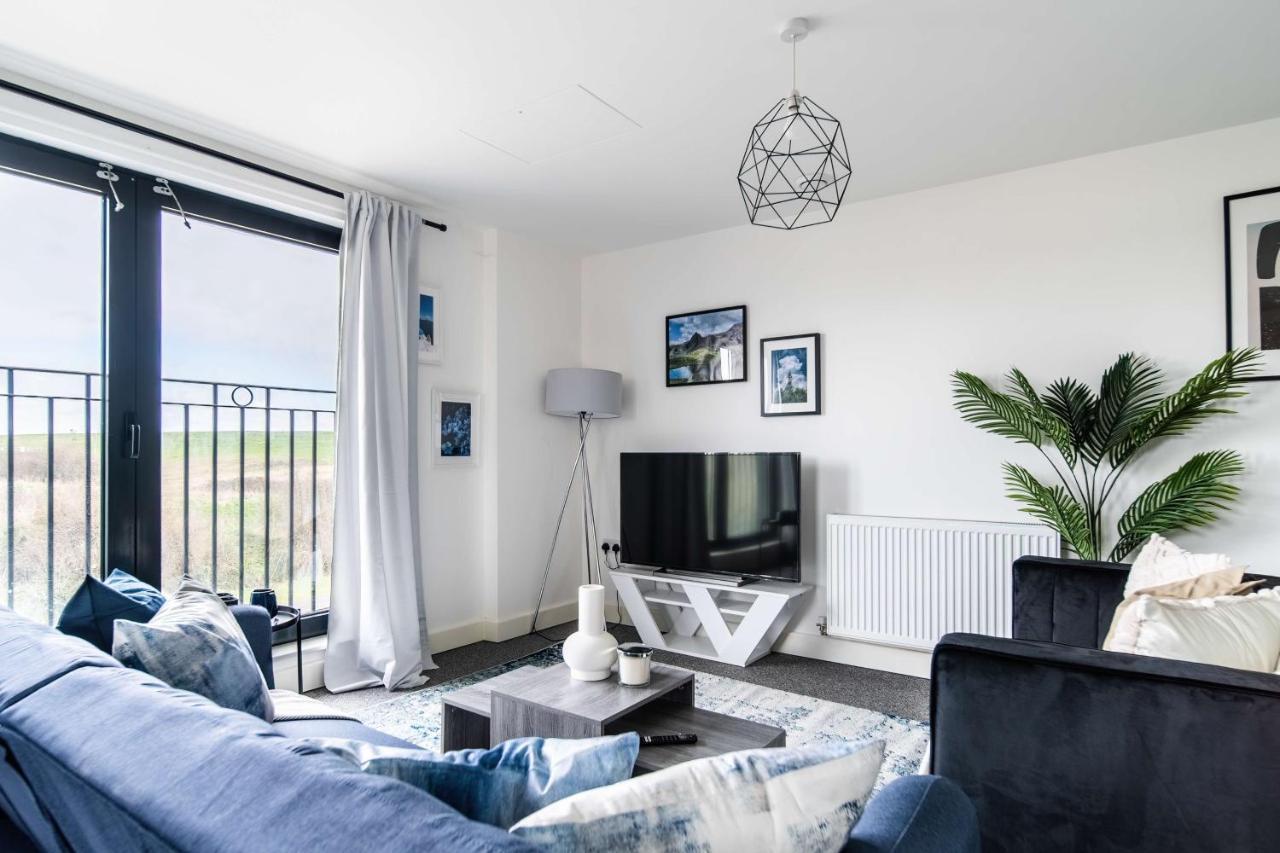 Livestay-New Private Apartment Building Minutes From Heathrow Slough Extérieur photo