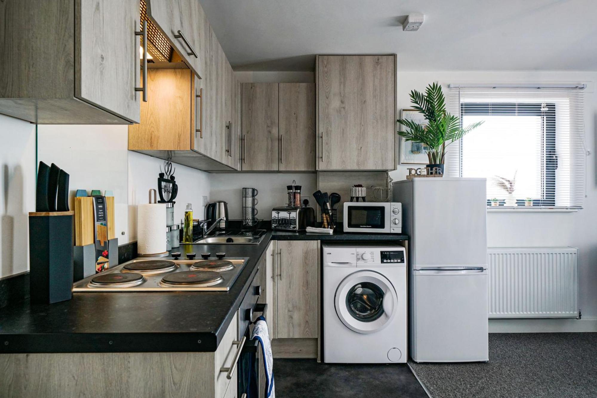 Livestay-New Private Apartment Building Minutes From Heathrow Slough Extérieur photo