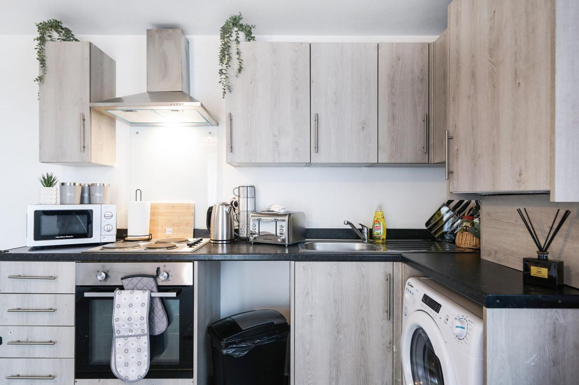 Livestay-New Private Apartment Building Minutes From Heathrow Slough Extérieur photo