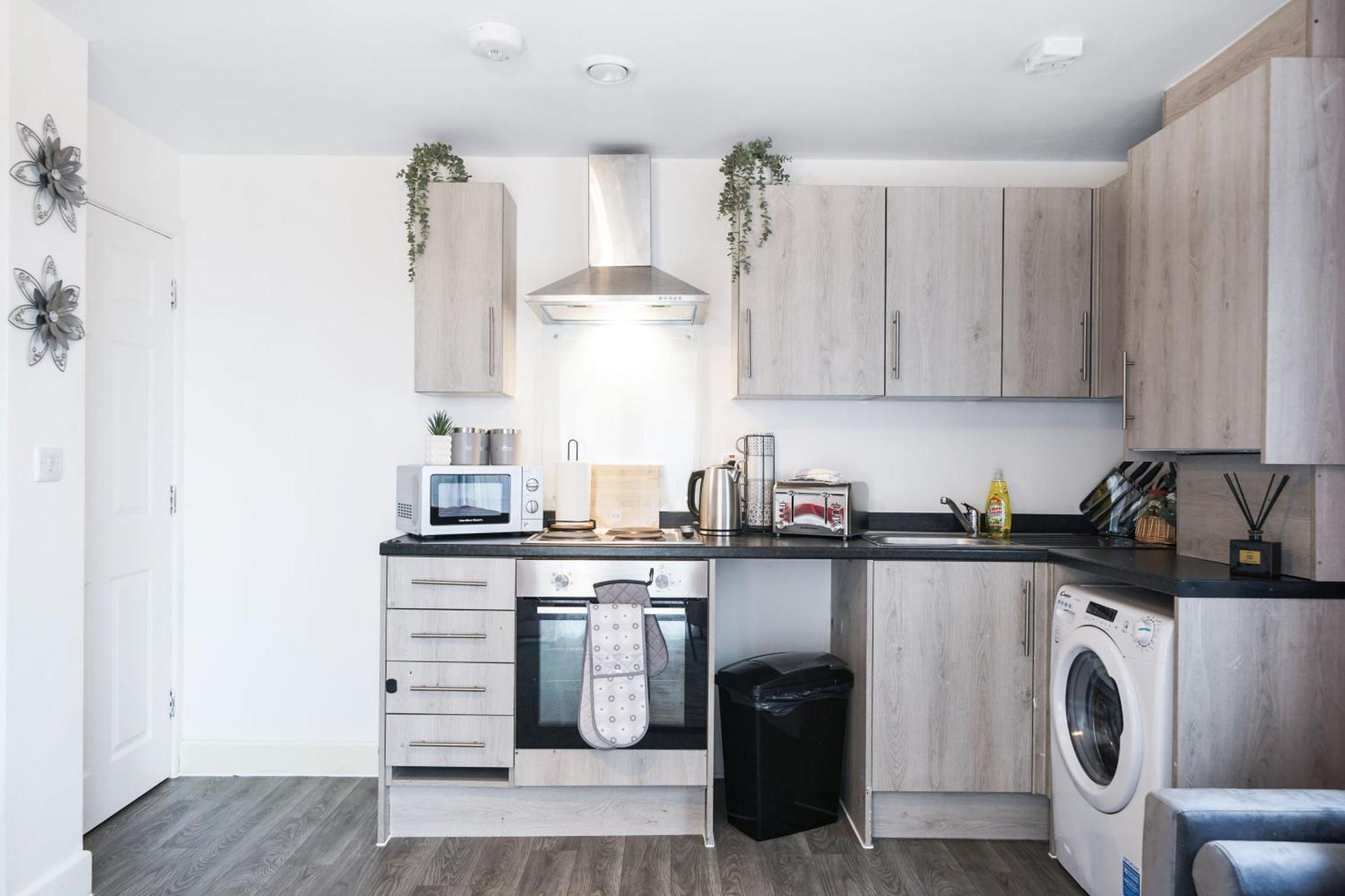 Livestay-New Private Apartment Building Minutes From Heathrow Slough Extérieur photo