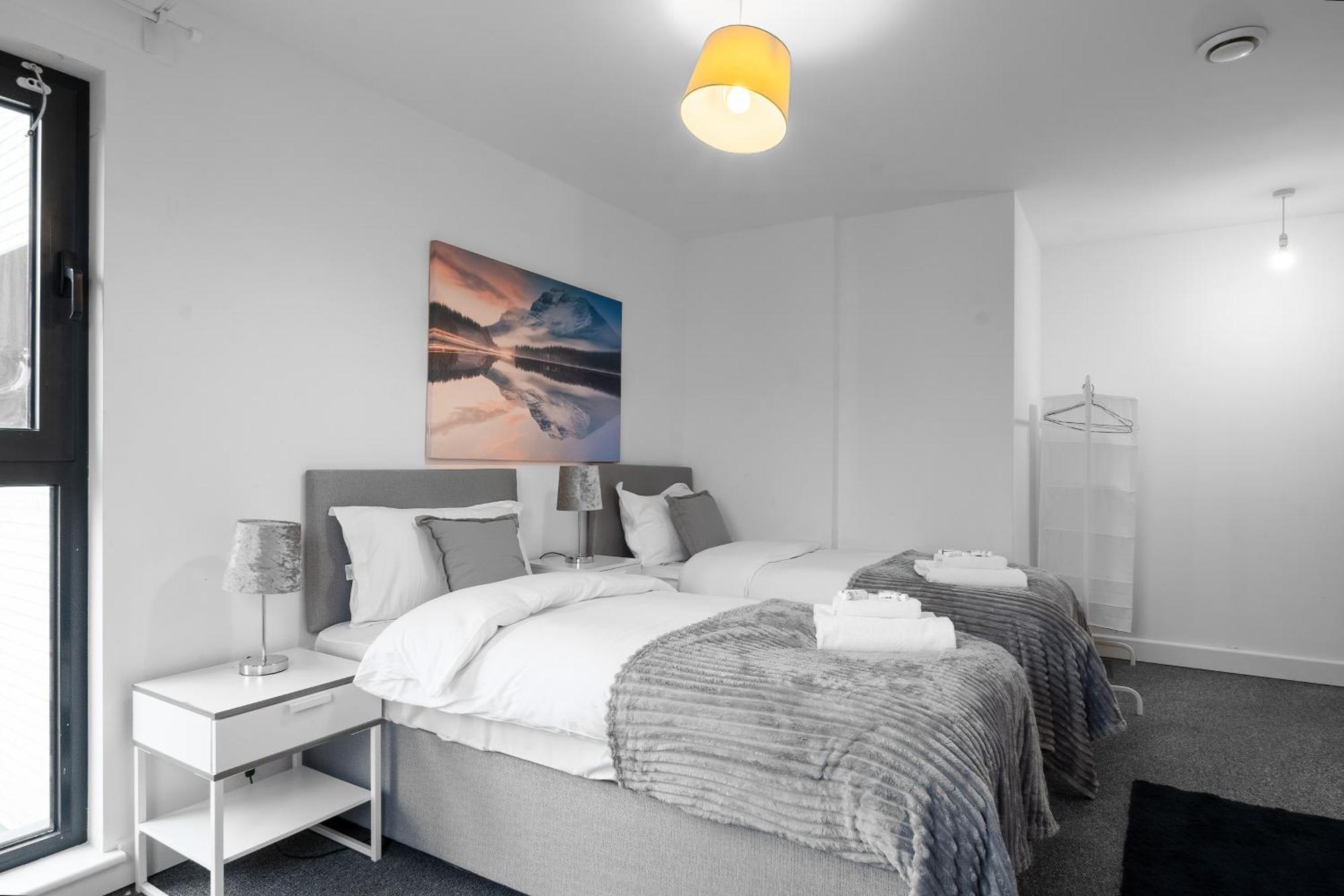 Livestay-New Private Apartment Building Minutes From Heathrow Slough Extérieur photo