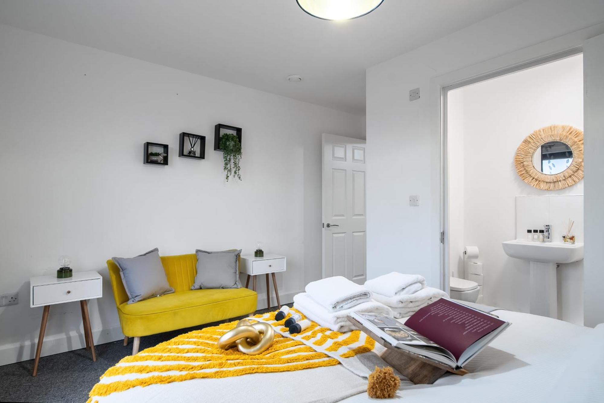 Livestay-New Private Apartment Building Minutes From Heathrow Slough Extérieur photo