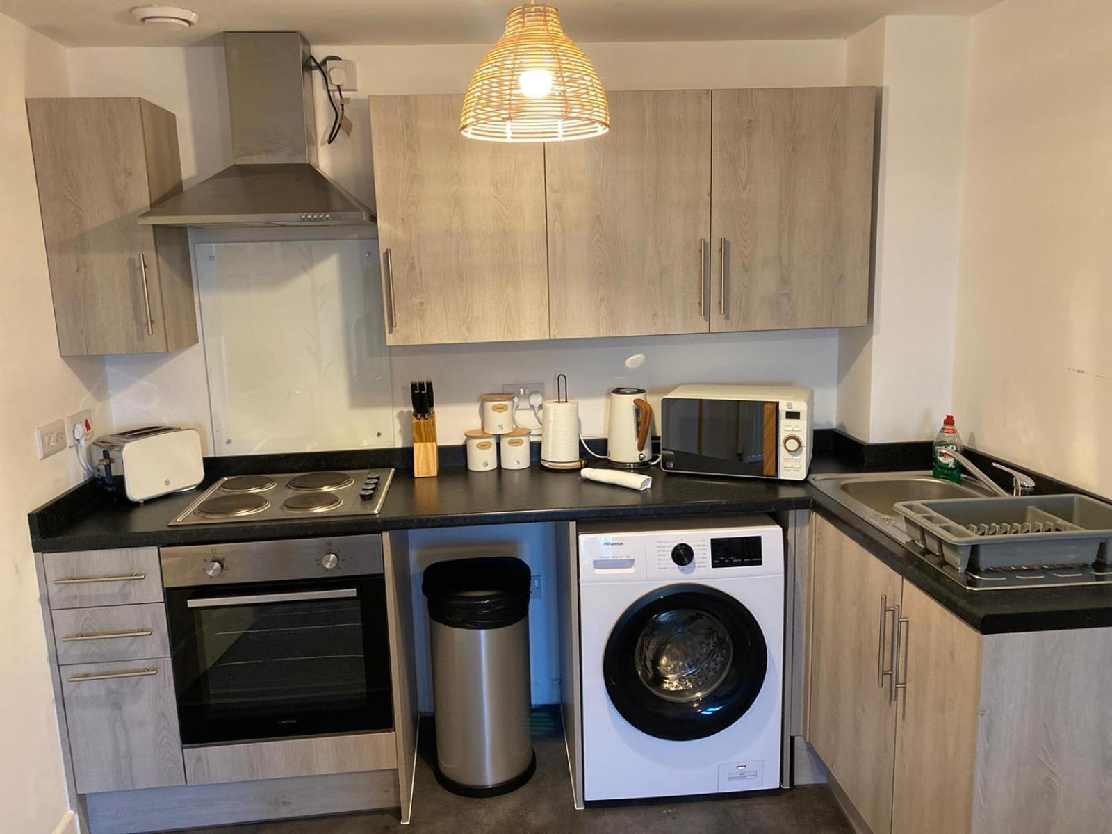 Livestay-New Private Apartment Building Minutes From Heathrow Slough Extérieur photo