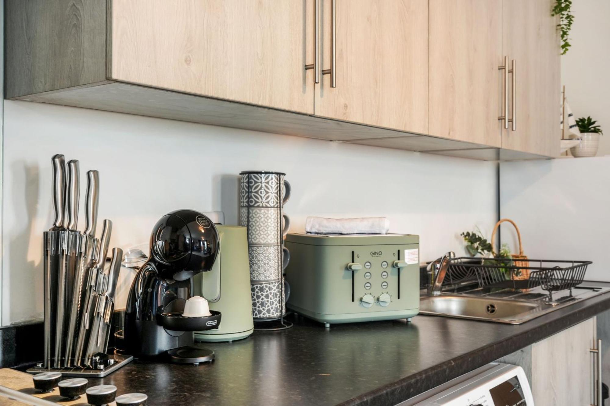 Livestay-New Private Apartment Building Minutes From Heathrow Slough Extérieur photo