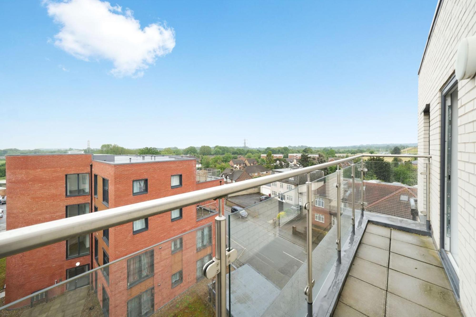 Livestay-New Private Apartment Building Minutes From Heathrow Slough Extérieur photo
