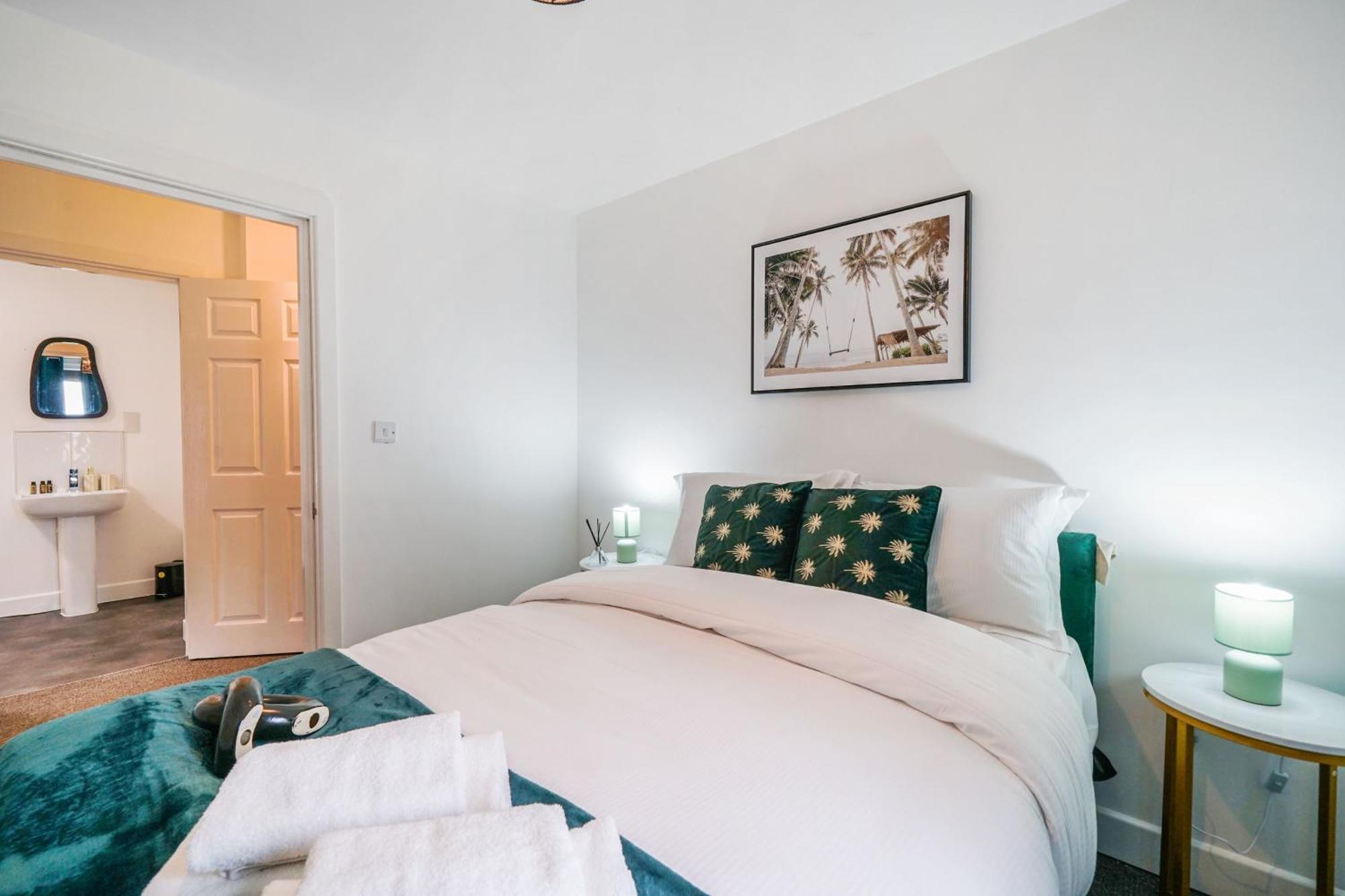 Livestay-New Private Apartment Building Minutes From Heathrow Slough Extérieur photo