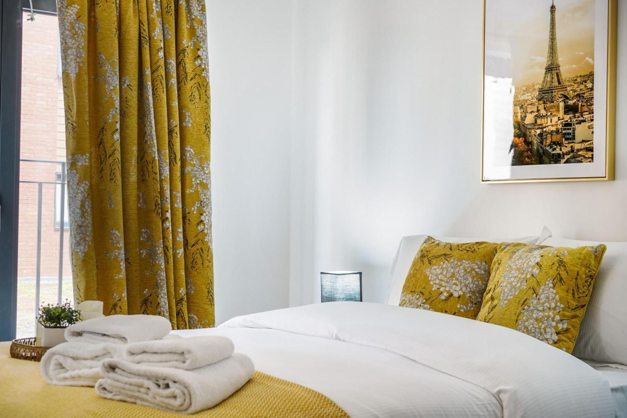 Livestay-New Private Apartment Building Minutes From Heathrow Slough Extérieur photo