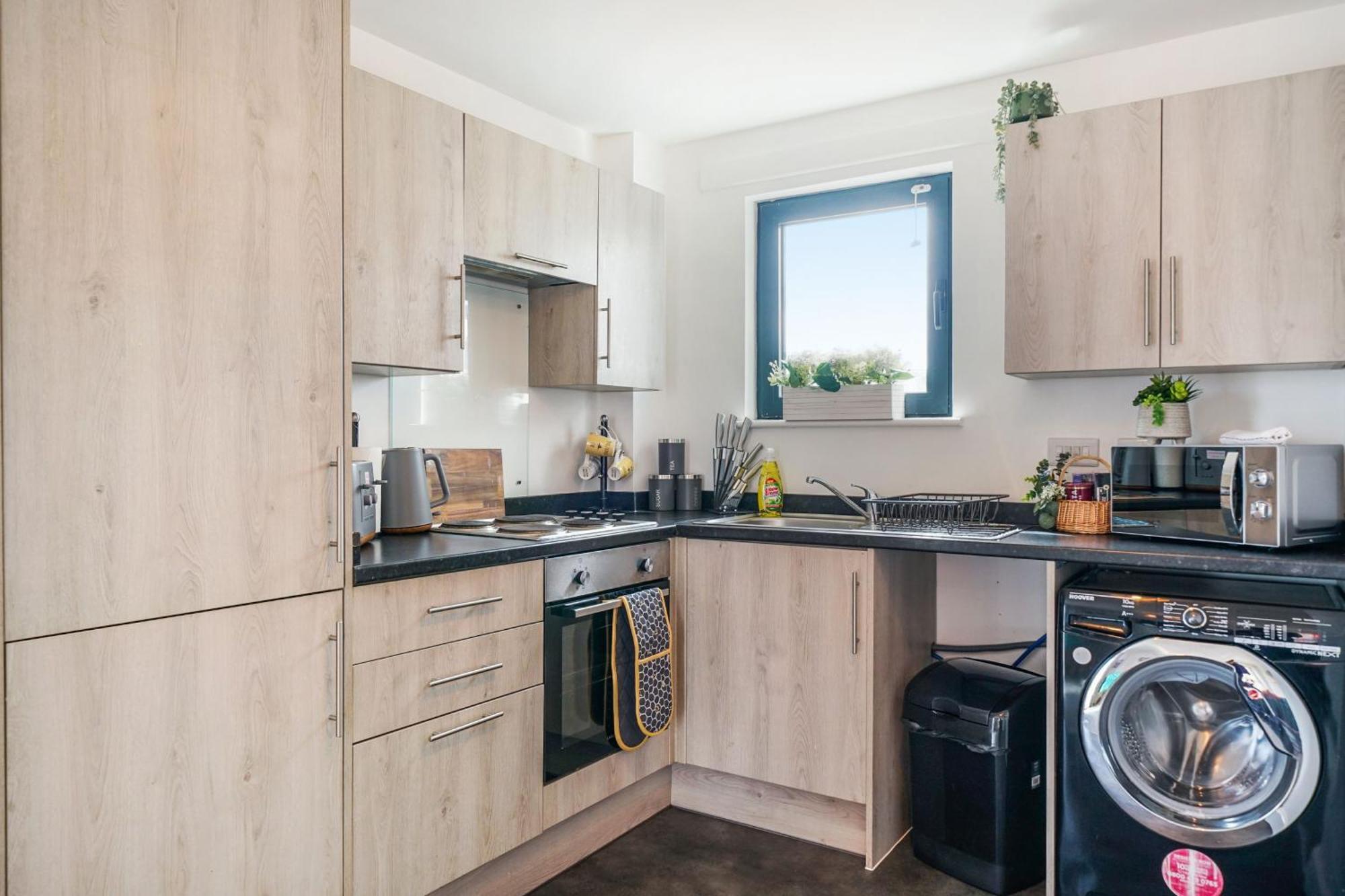 Livestay-New Private Apartment Building Minutes From Heathrow Slough Extérieur photo